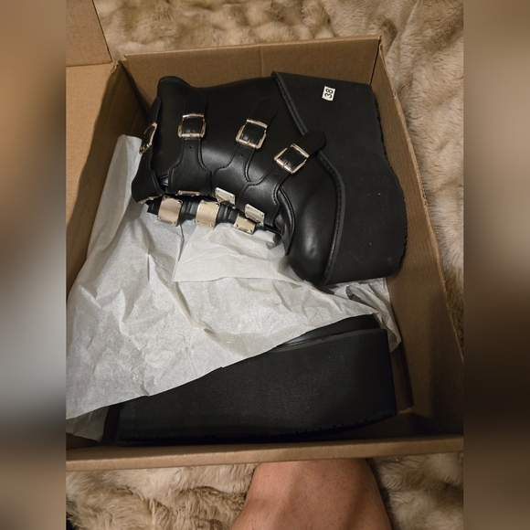 UniqueStride Chunky Heel Goth Platform Boots - Picture 7 of 9